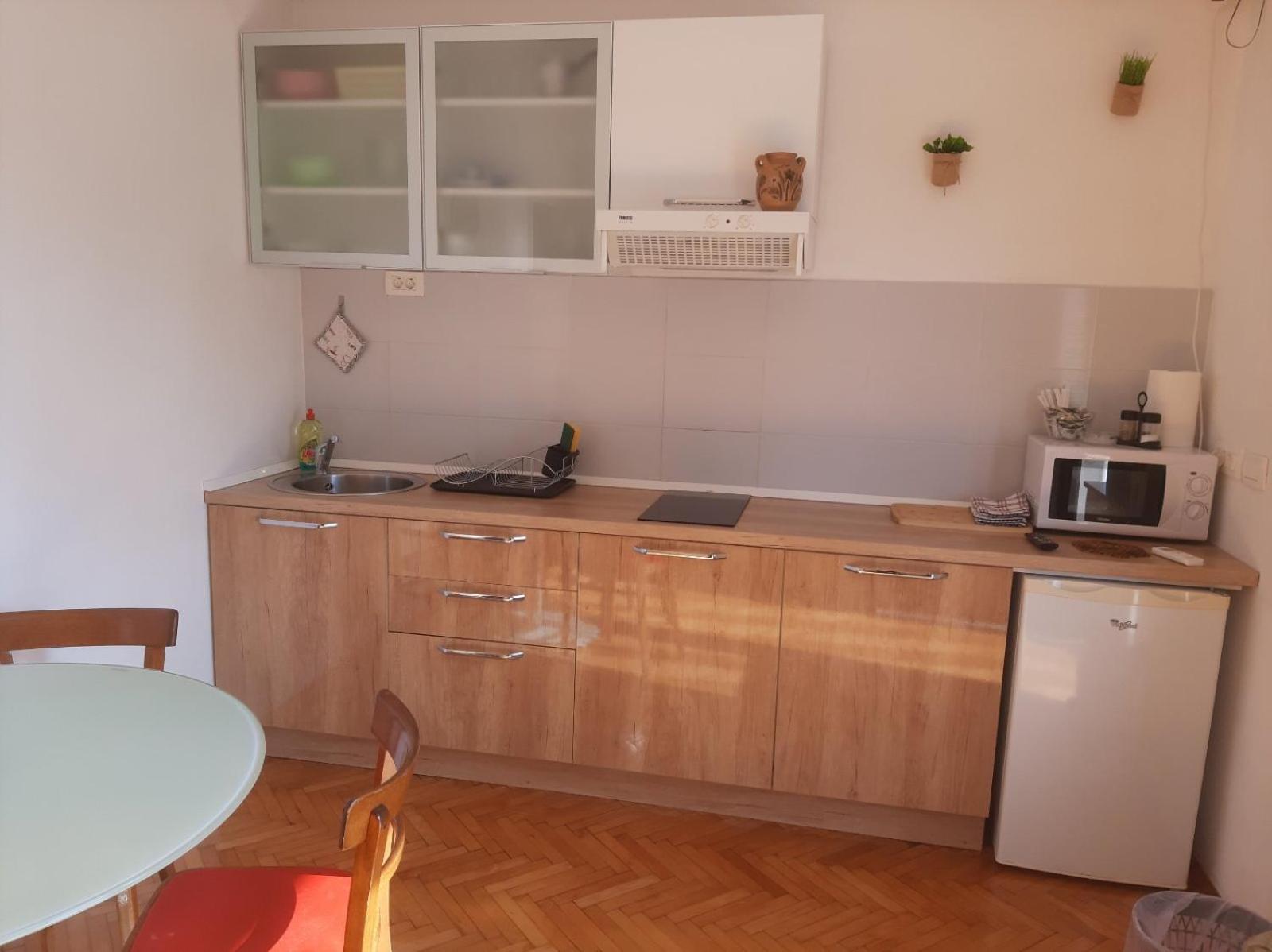Apartmani Kadmen イカ エクステリア 写真